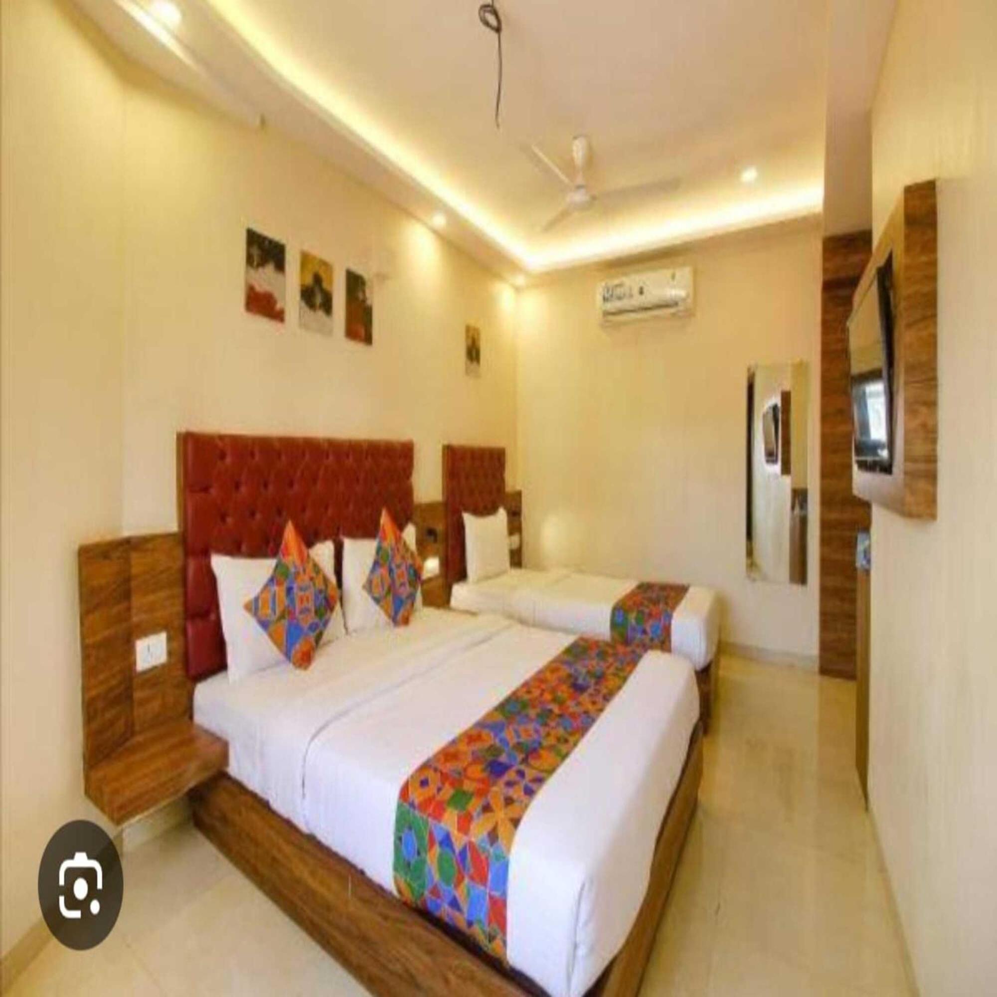 Hotel Elegant - Mohammed Ali Road Мумбаї Екстер'єр фото