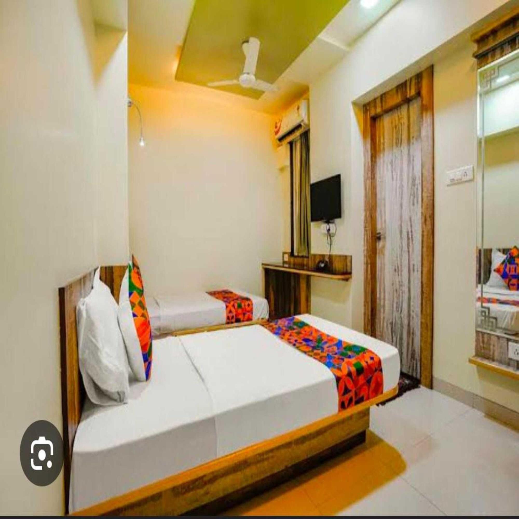 Hotel Elegant - Mohammed Ali Road Мумбаї Екстер'єр фото