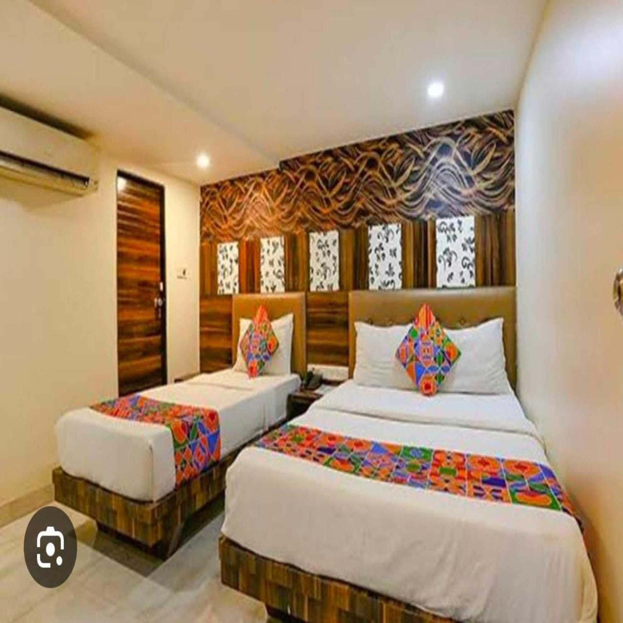 Hotel Elegant - Mohammed Ali Road Мумбаї Екстер'єр фото