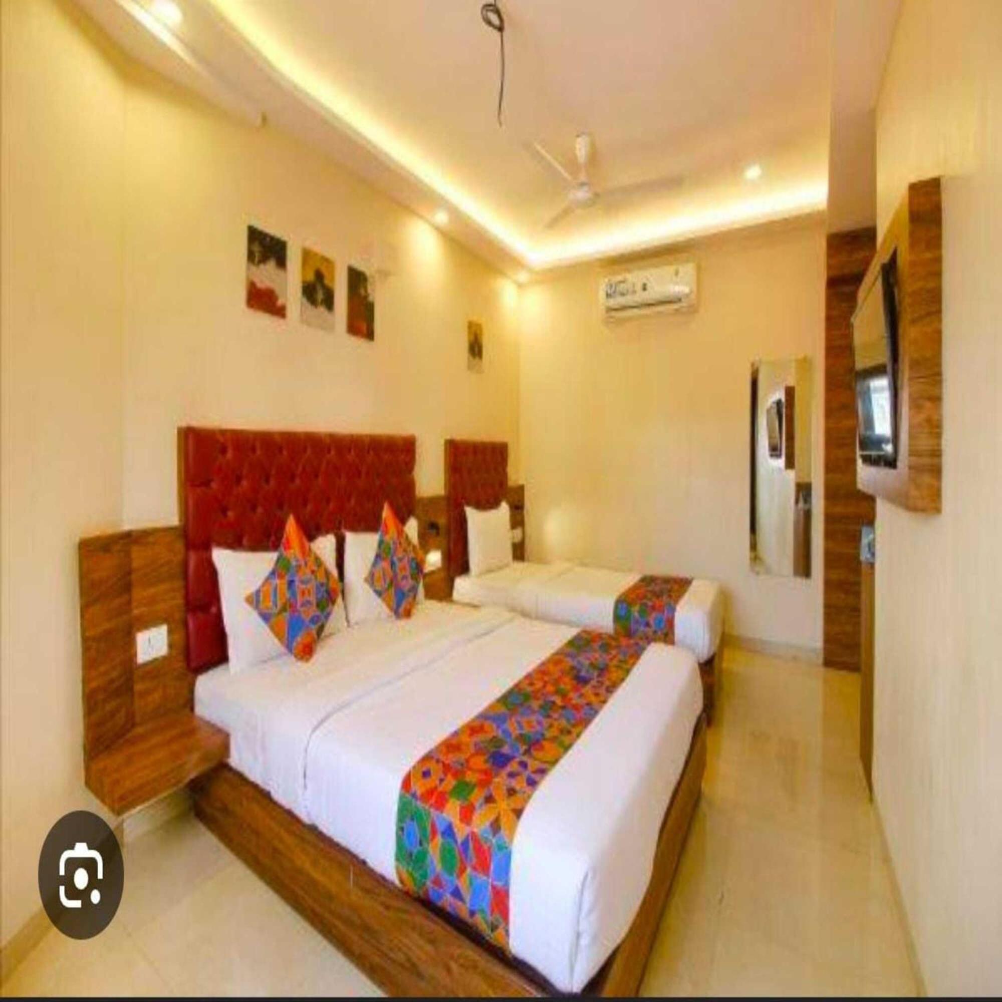 Hotel Elegant - Mohammed Ali Road Мумбаї Екстер'єр фото